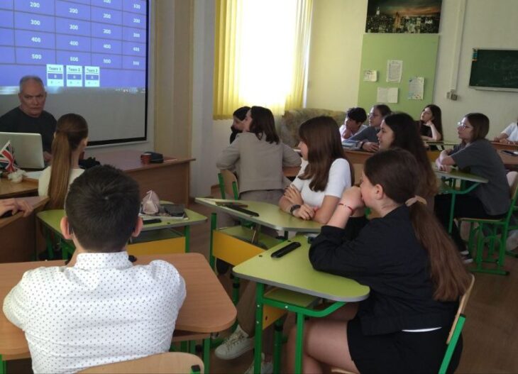 Жива комунікація із носієм мови