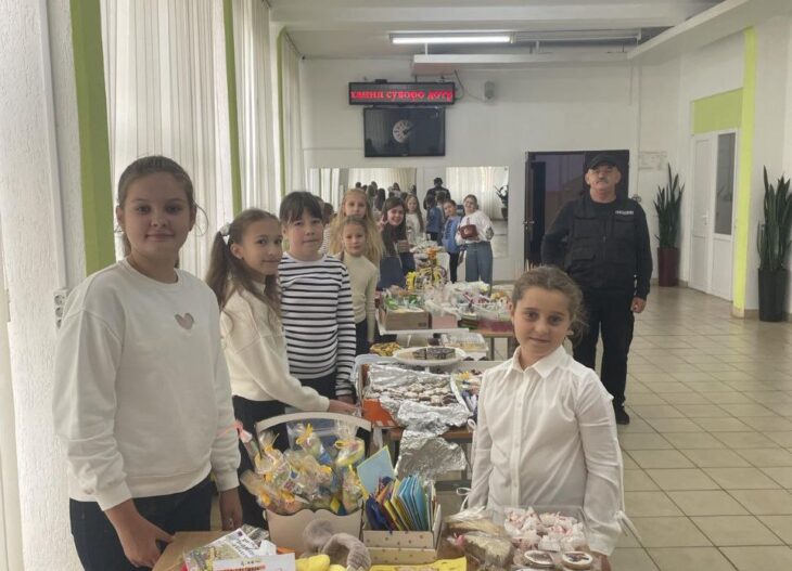 Традиційна благодійна акція- ярмарок до Дня захисника України