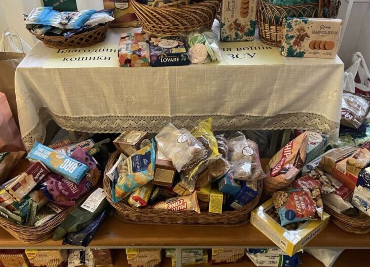 «Солодкий подарунок воїну – благодійні кошики»